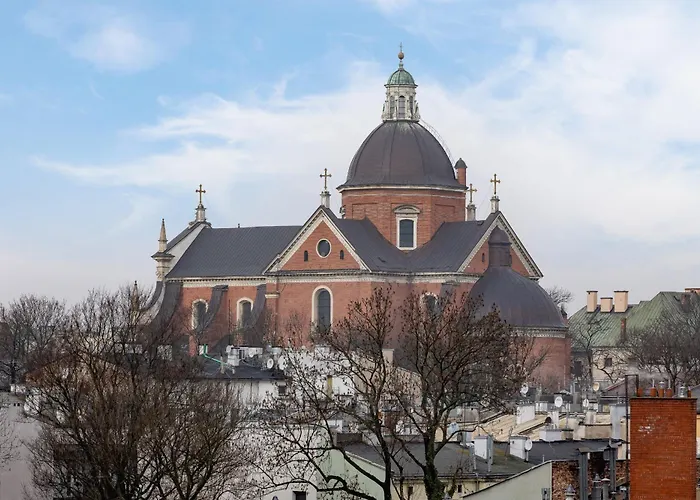 Apartment With 2 Bedrooms And Desks In The Center Of Cracow By Noclegi Renters