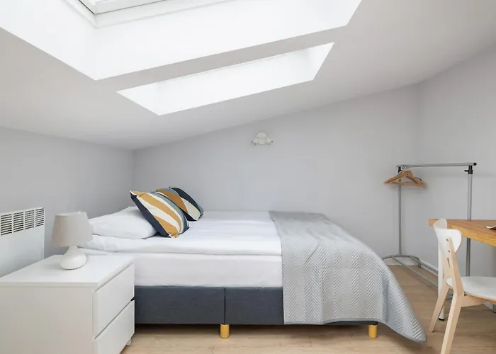 Apartment With 2 Bedrooms And Desks In The Center Of Cracow By Noclegi Renters