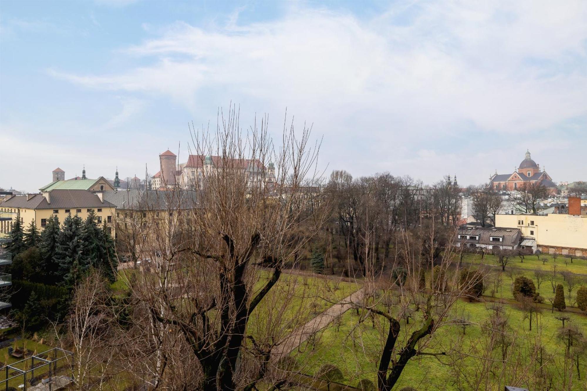 With 2 Bedrooms And Desks In The Center Of Cracow By Renters Апартаменти Краків